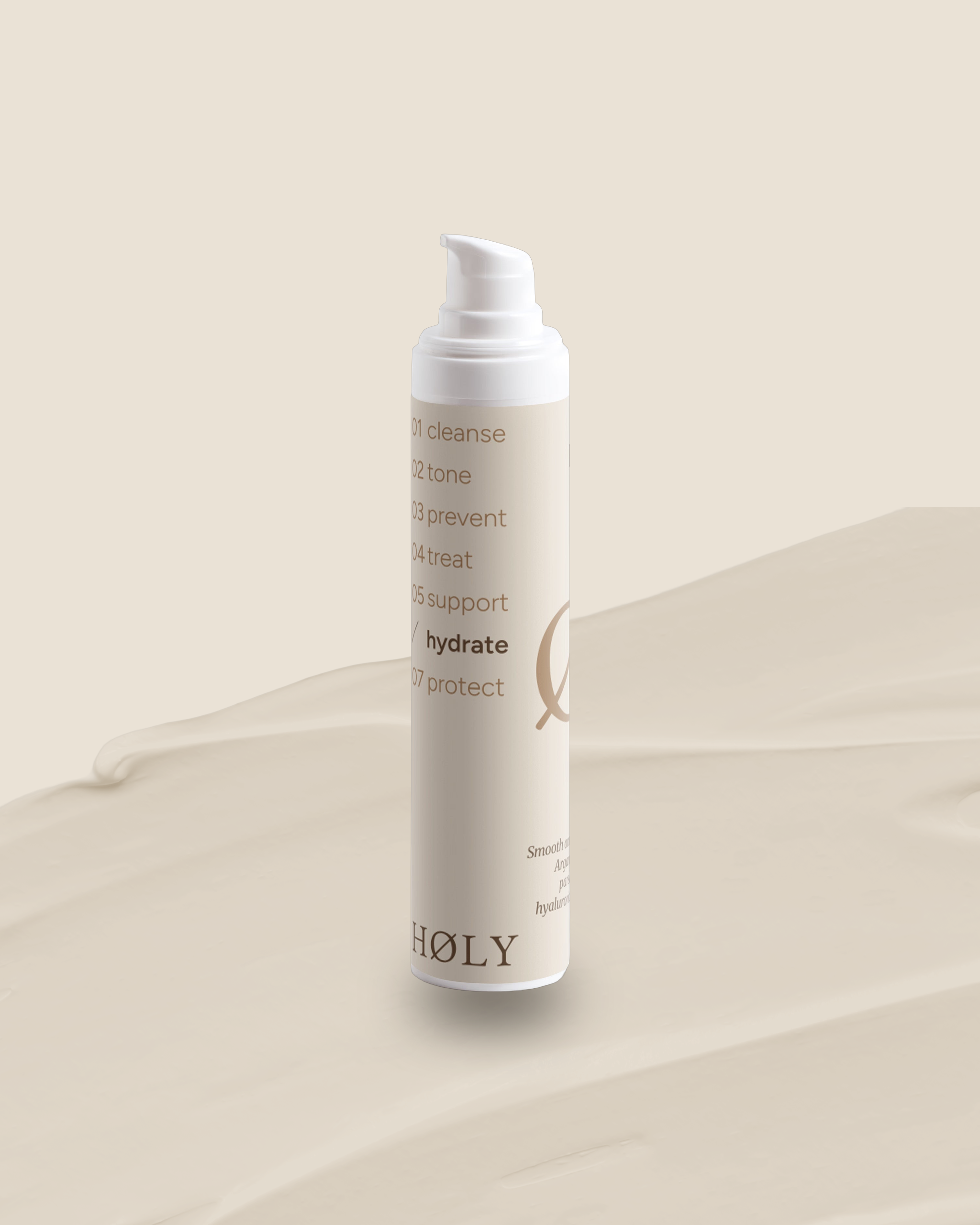 HØLY Hydra Matte Cream — matte hydrating cream resting on a knife-streak cream pool. Hydrate step, Ritual Renewal.